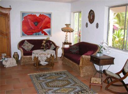 Lava Tree Tropic Inn Pahoa Bagian luar foto