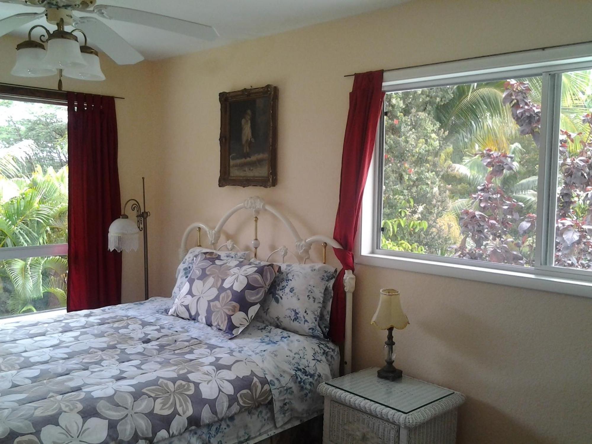 Lava Tree Tropic Inn Pahoa Bagian luar foto