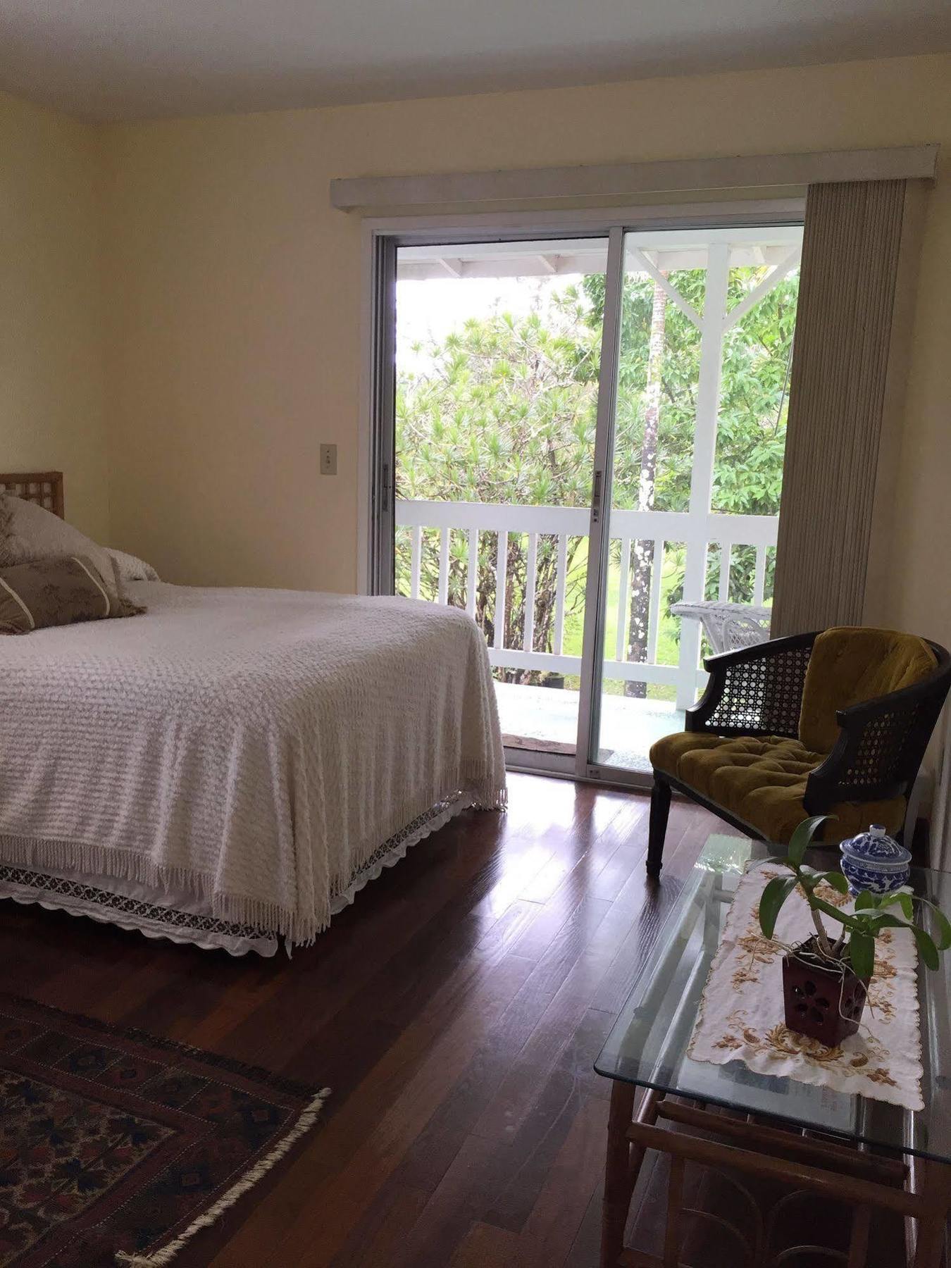 Lava Tree Tropic Inn Pahoa Bagian luar foto